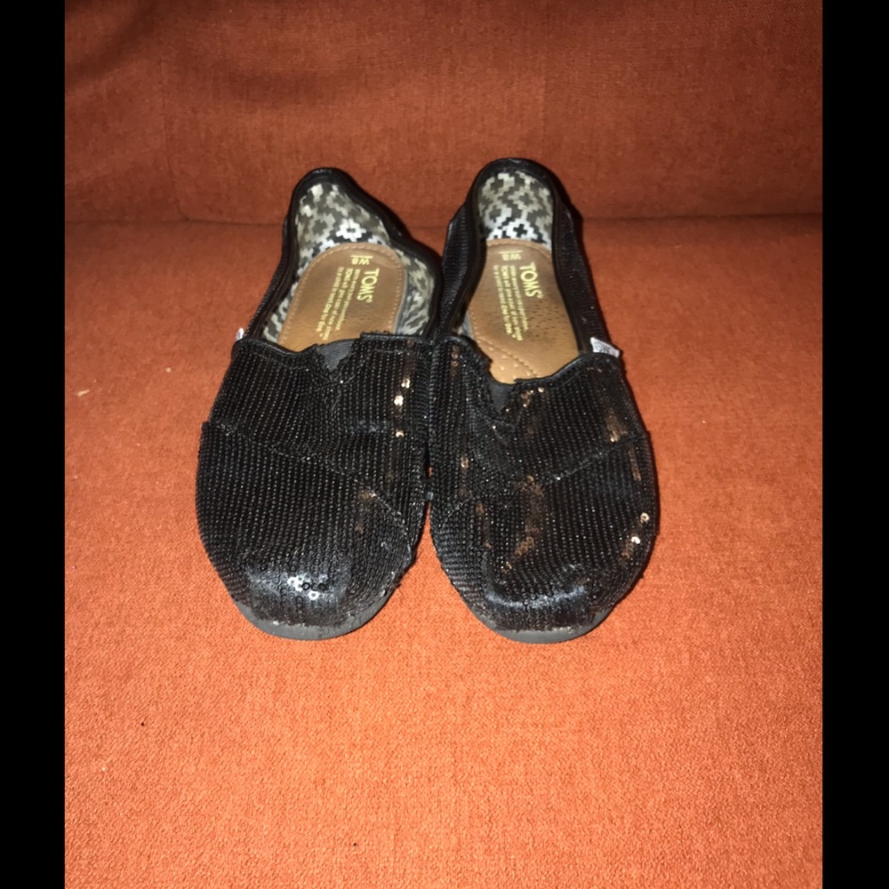 Black sequined TOMS sz 8